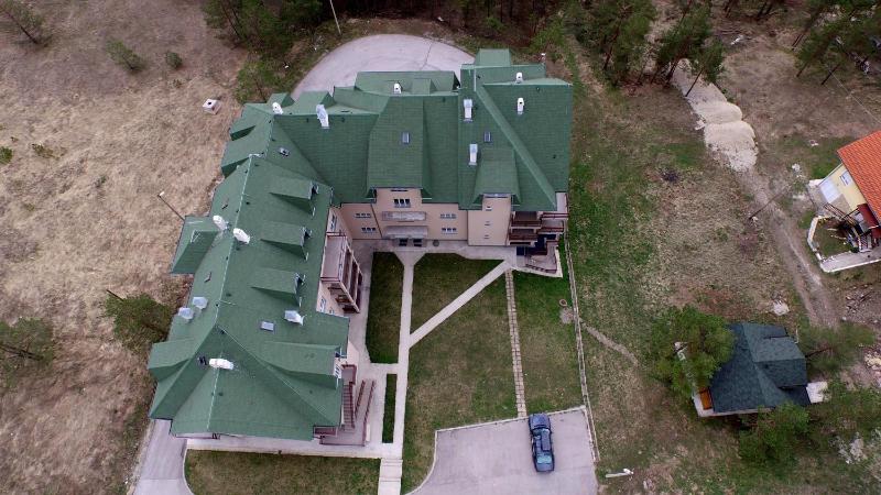 One-Bedroom Apartment image 3