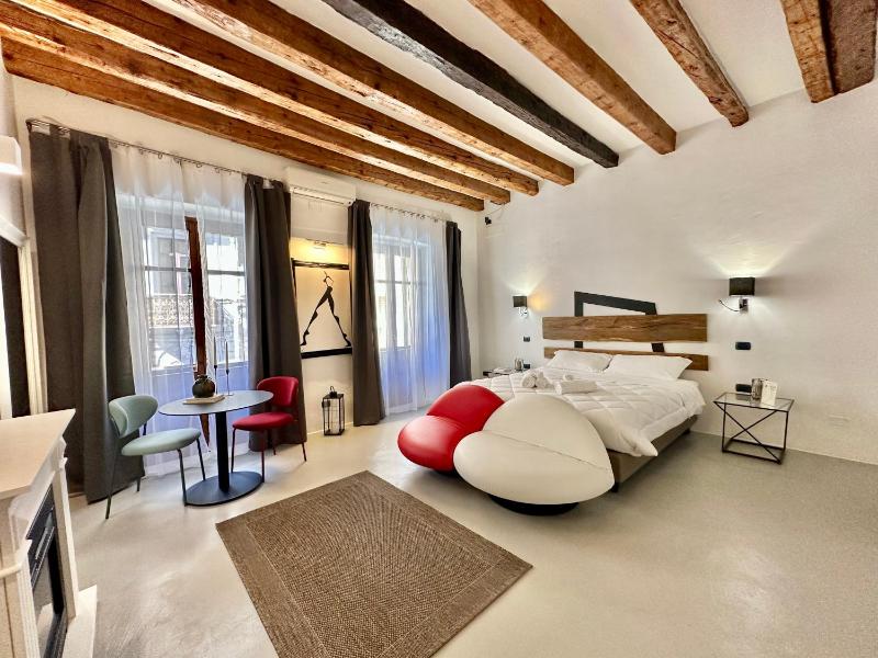 CeO Savoia Deluxe Rooms Images