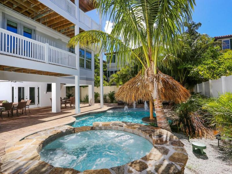 Paradise Beach House - image 1