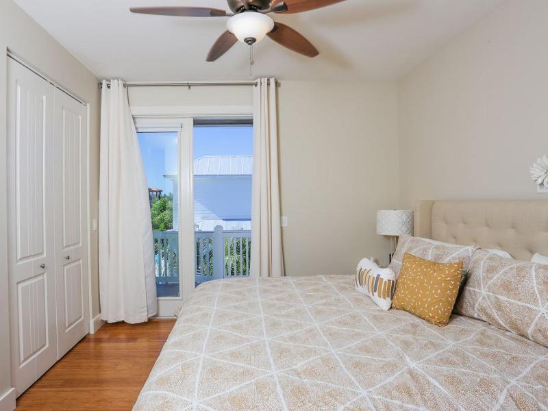 Paradise Beach House - image 3