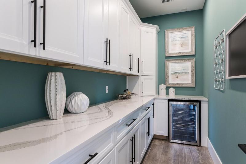 Surf-Side Beach House - image 27