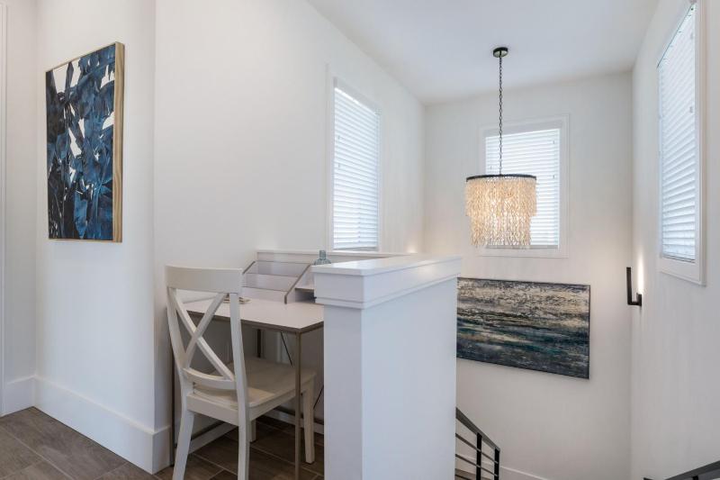Surf-Side Beach House - image 21