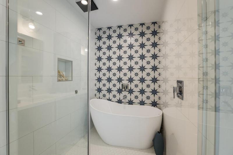 Surf-Side Beach House - image 9