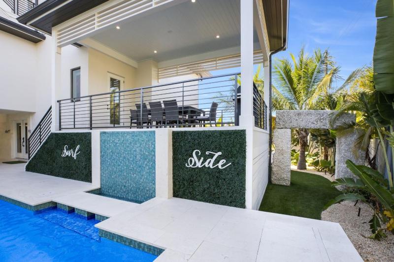Surf-Side Beach House - image 22