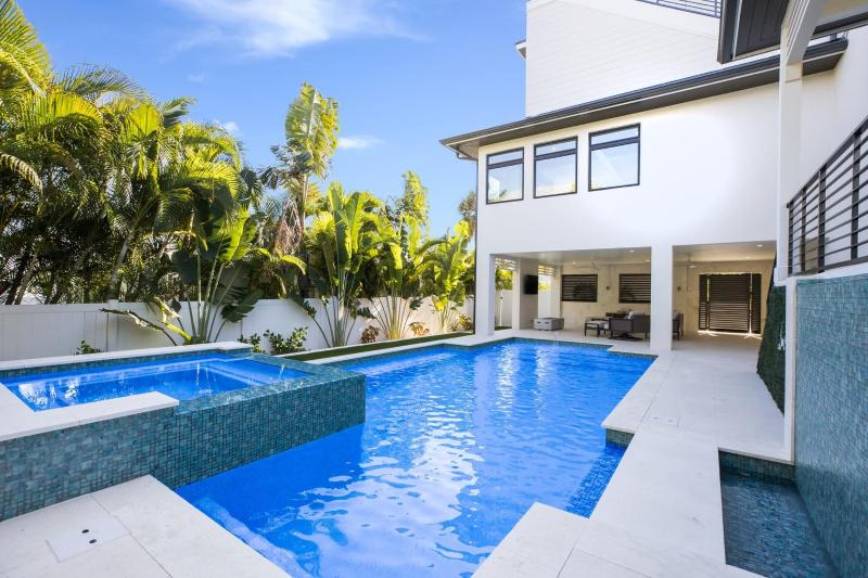 Surf-Side Beach House - image 1