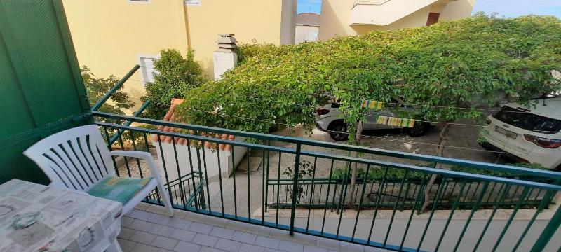 One-Bedroom Apartment image 2