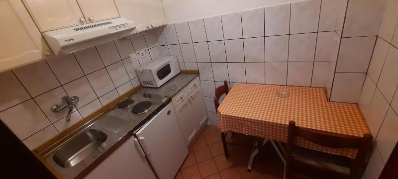 One-Bedroom Apartment image 3
