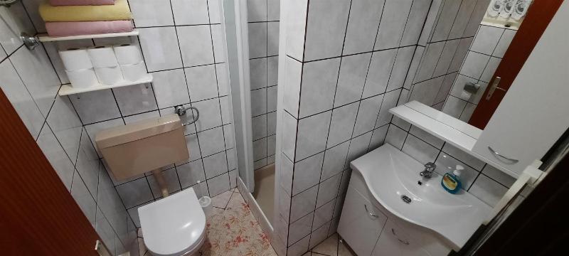 One-Bedroom Apartment image 4