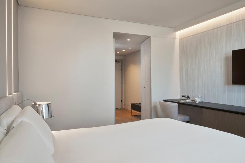 Superior Queen Room image 3