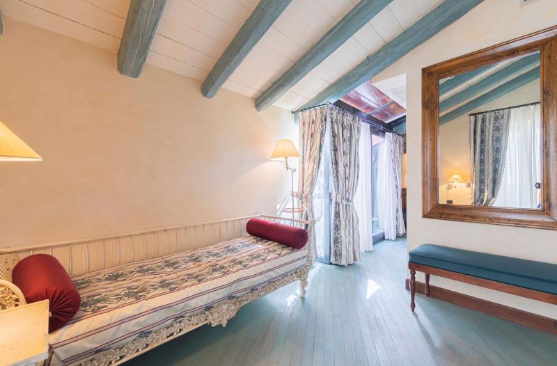 Junior Suite (3 Adults) image 4