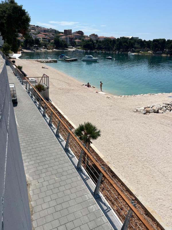 Apartment with Sea View image 3