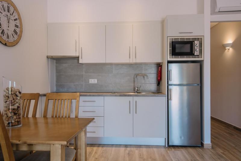 One-Bedroom Apartment (2 Adults + 2 Children) image 1