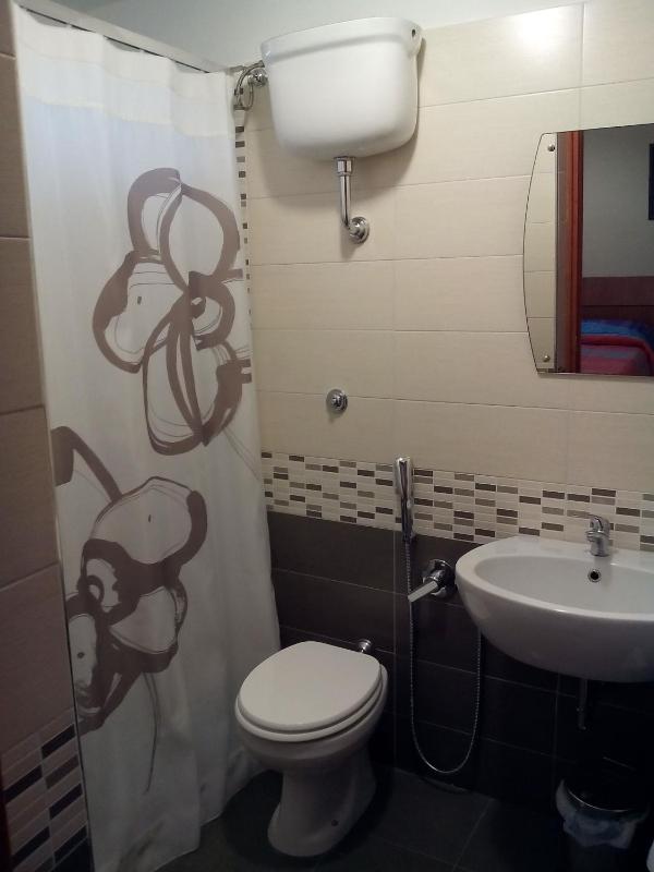 Double Room image 3