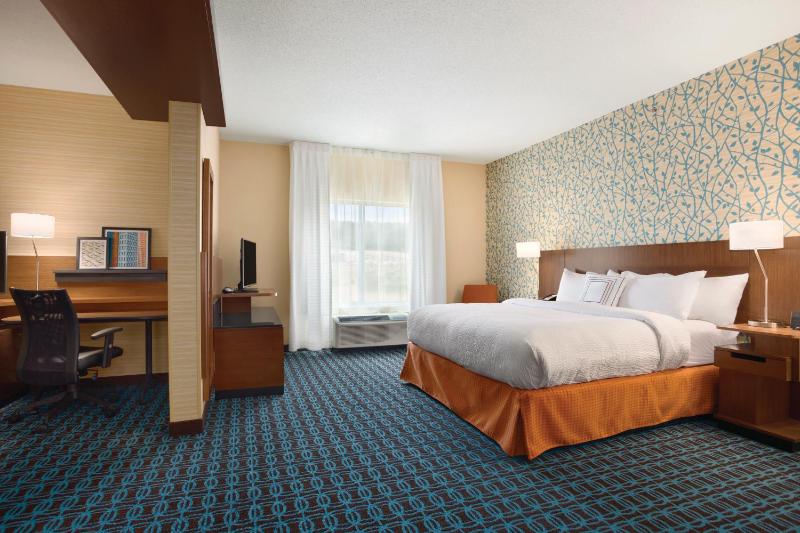 Deluxe King Room image 1