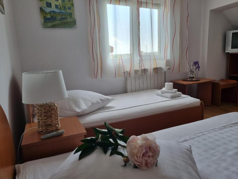 Triple Room image 3
