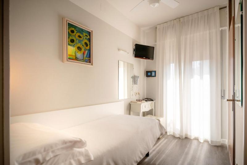 Single Room image 1