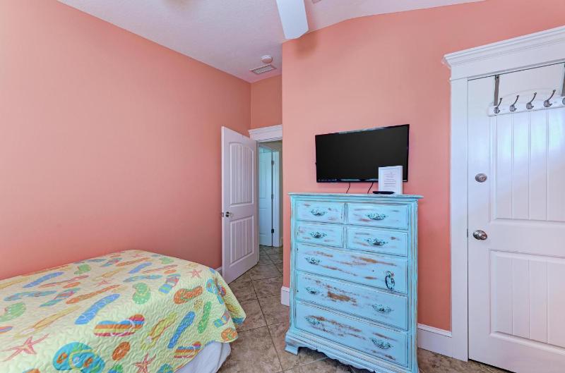Caribbean Surf managed by Beach Retreats - image 28