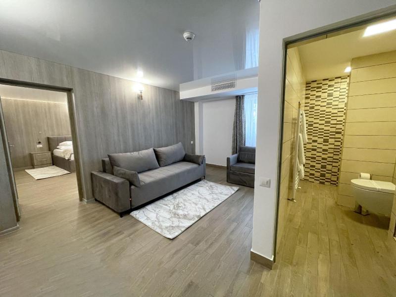 Deluxe Suite image 1