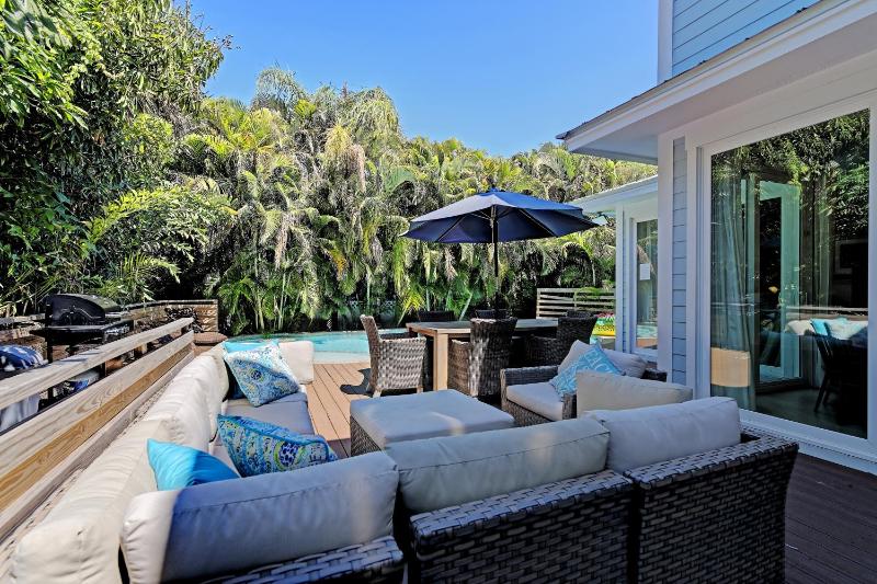 Oasis By The Beach - image 9