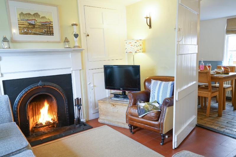 Aldeburgh Cottage - image 4