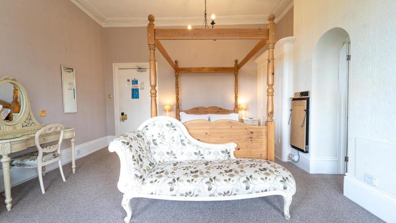 Premier Double Room with Sea View image 4