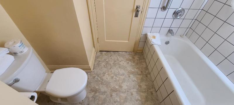 Double Room with Private Bathroom image 3
