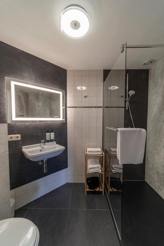 Hotel Apartment with Land View image 2