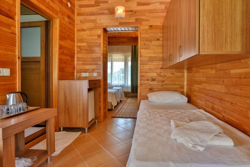 Triple Room with Garden View image 1
