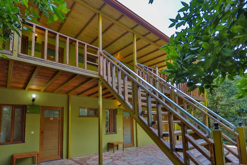 Triple Room with Garden View image 3