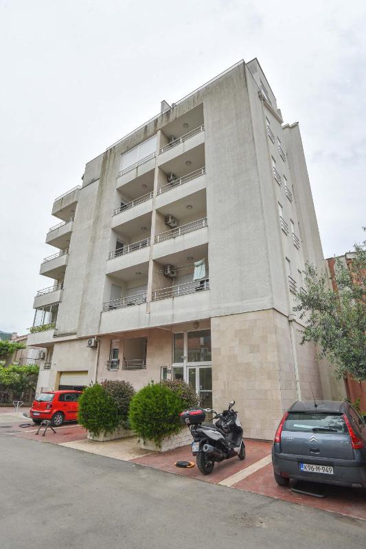 Modern Studio 200m from the Beach - image 7