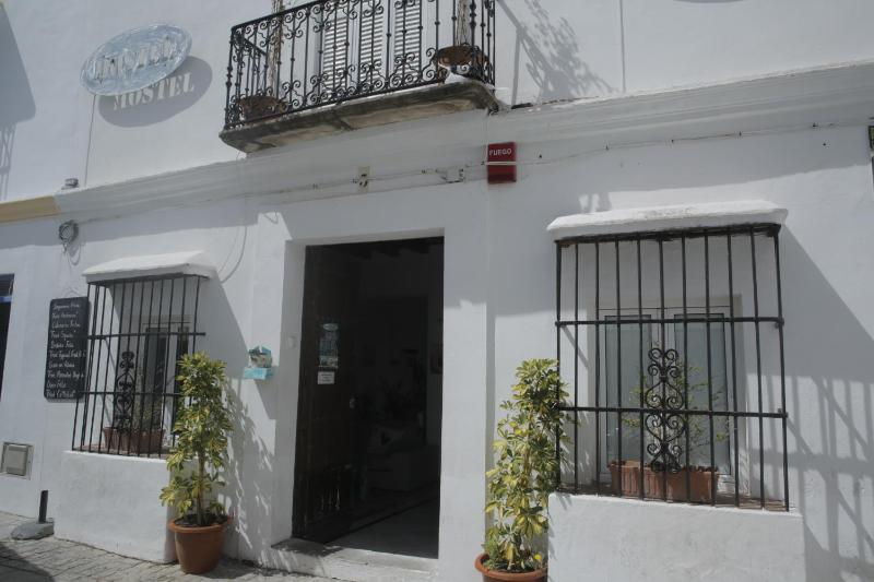 Wake up in Tarifa Hostel & Restaurant Lounge - image 31