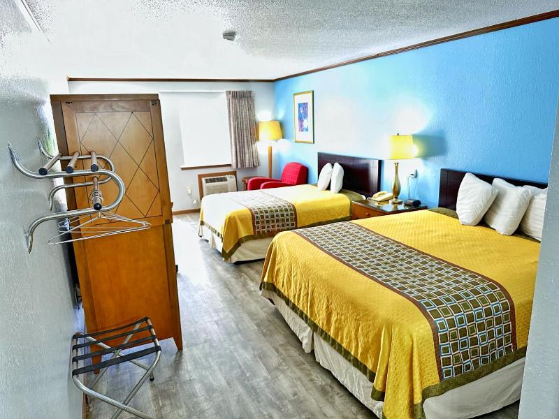 Family Double Room image 3