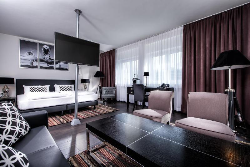 Junior Suite image 2
