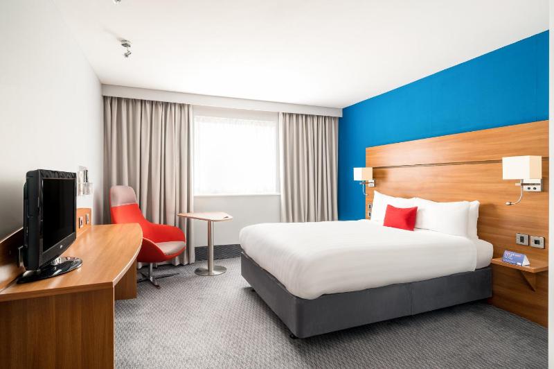 Standard Room with Free Hot Breakfast image 4