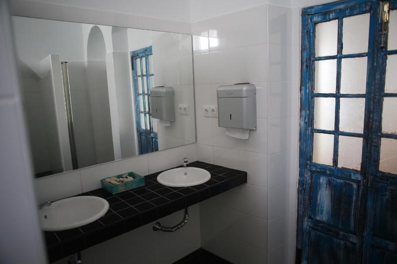 Wake up in Tarifa Hostel & Restaurant Lounge - image 10