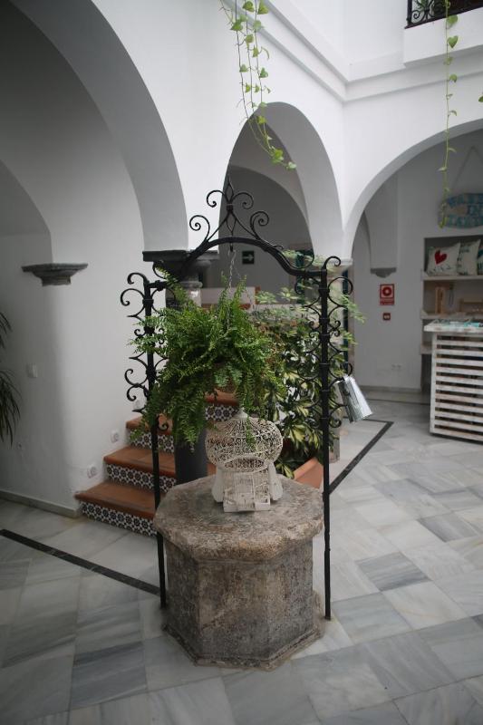 Wake up in Tarifa Hostel & Restaurant Lounge - image 32