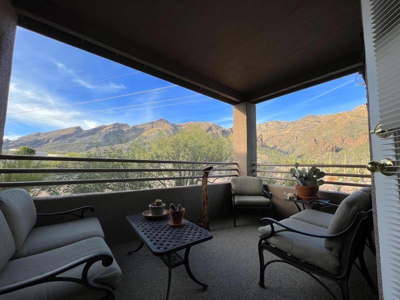 STUNNING Views of Ventana Canyon Mountains AND City Lights! - image 13
