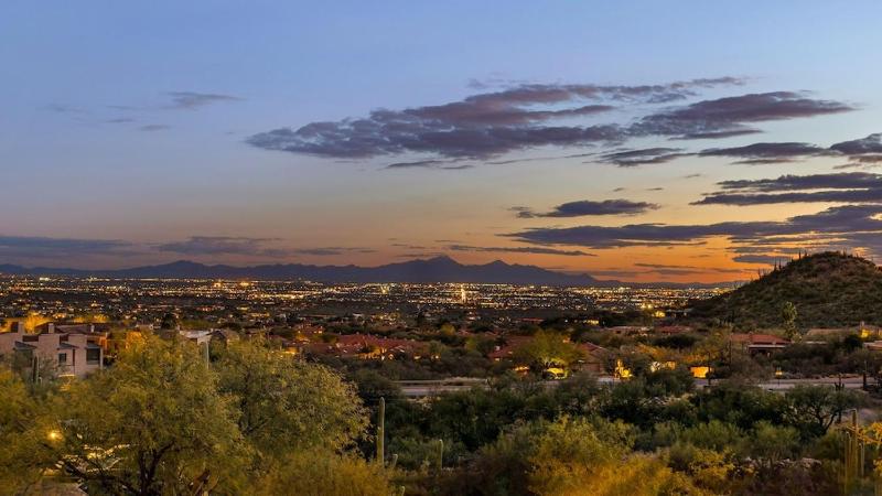 STUNNING Views of Ventana Canyon Mountains AND City Lights! - image 29