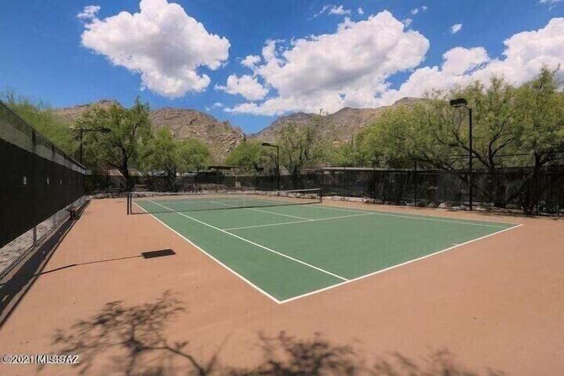 STUNNING Views of Ventana Canyon Mountains AND City Lights! - image 26
