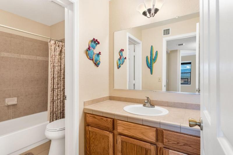 STUNNING Views of Ventana Canyon Mountains AND City Lights! - image 9