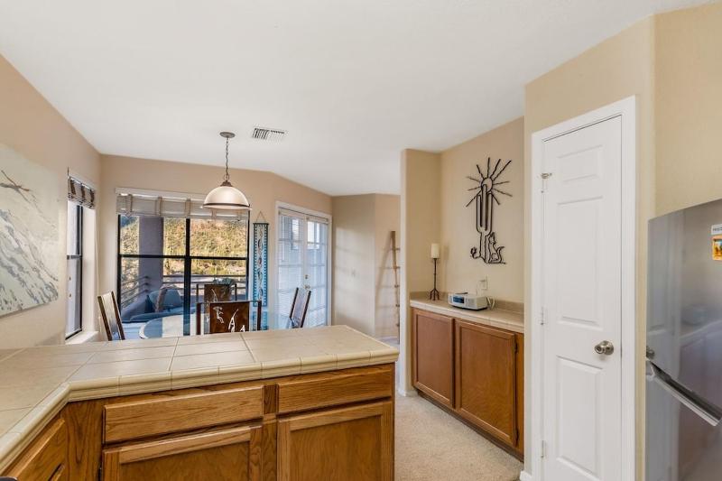 STUNNING Views of Ventana Canyon Mountains AND City Lights! - image 8