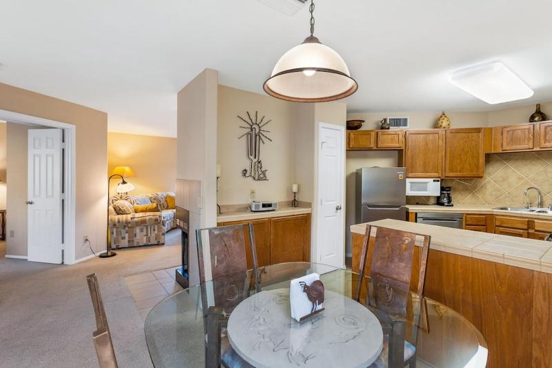 STUNNING Views of Ventana Canyon Mountains AND City Lights! - image 43