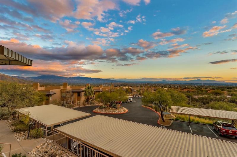 STUNNING Views of Ventana Canyon Mountains AND City Lights! - image 5