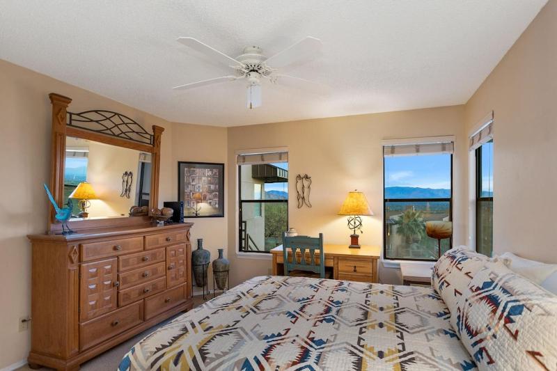 STUNNING Views of Ventana Canyon Mountains AND City Lights! - image 19