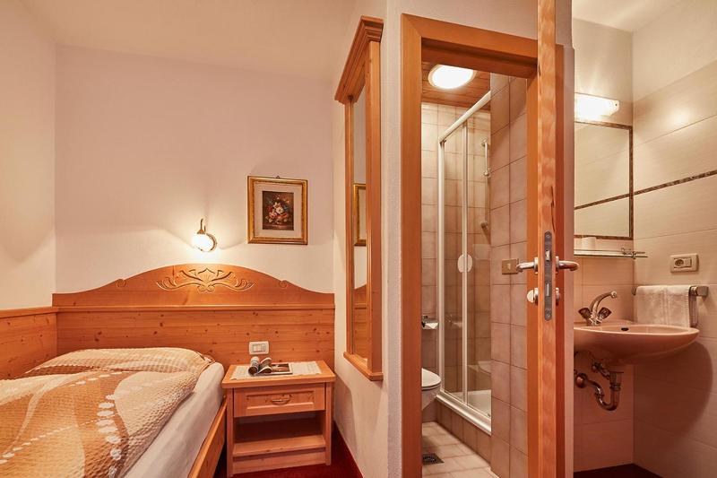 Single Room image 1