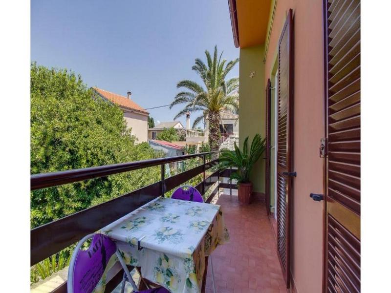 Apartment Blamax with Terrace and Sea View - image 15