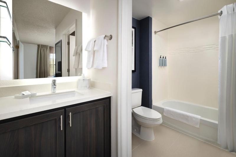 Two-Bedroom Suite image 2