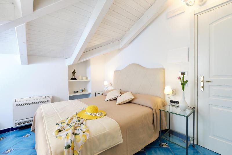 Superior Double Room image 2