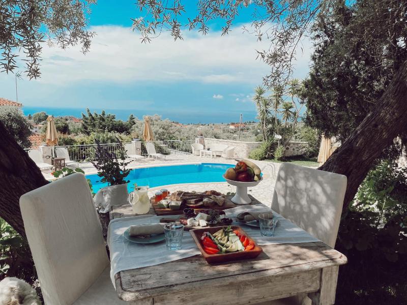 Suite with Sea View image 2