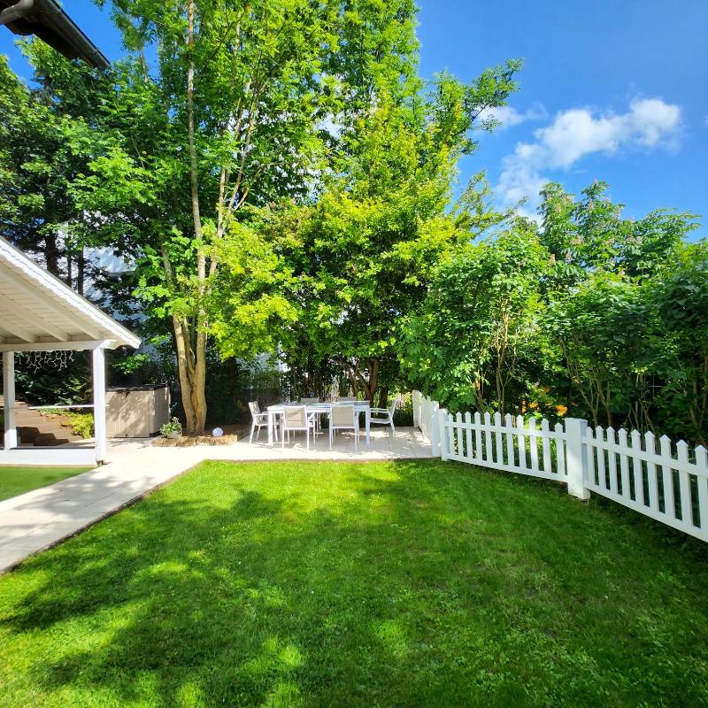 Apartment with Garden View image 4